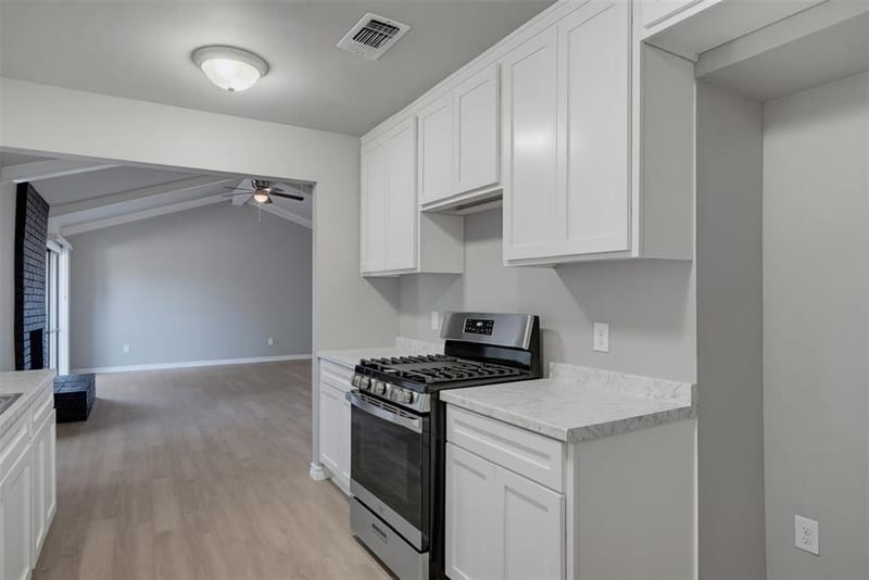 2105 Cottie Lane, Arlington TX 76010 - Photo 19