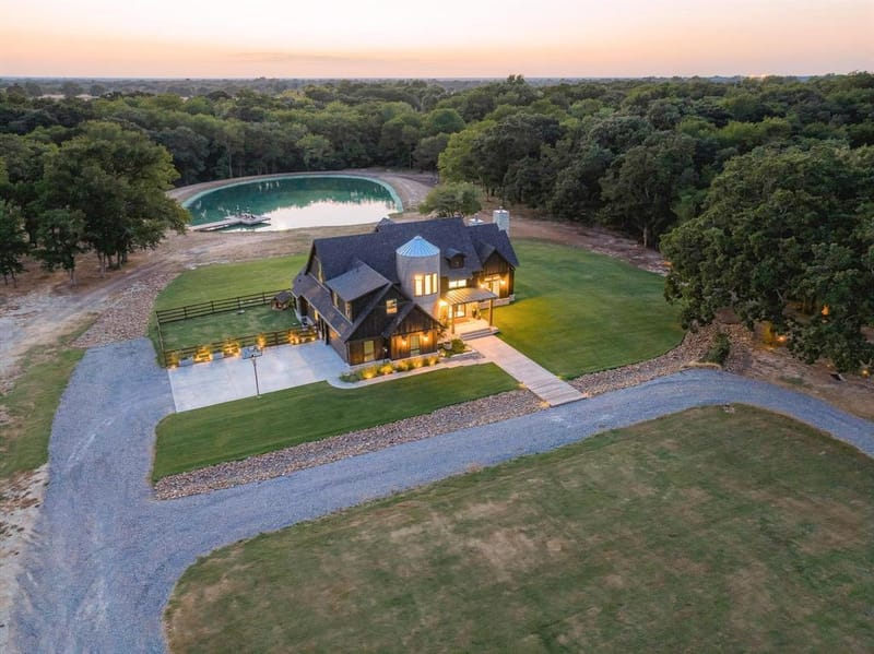 1589 County Road 4720, Wolfe City TX 75496 - Photo 4