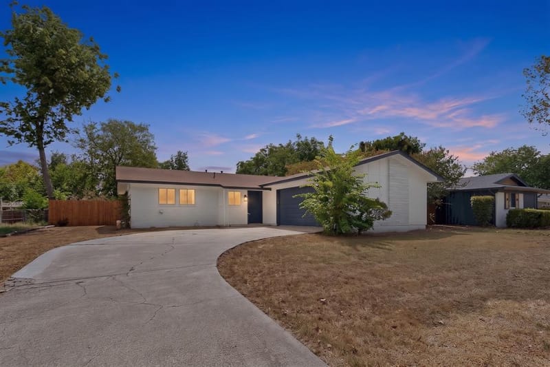 4649 South Drive W, Fort Worth TX 76132 - Photo 2