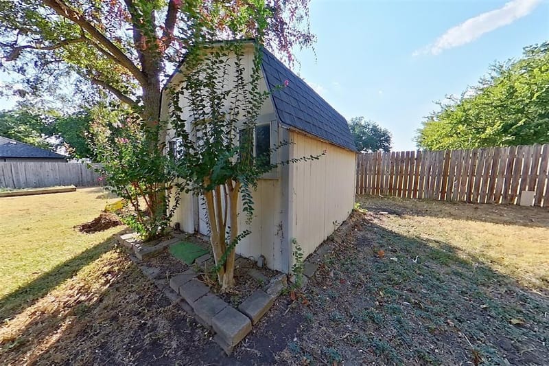 108 S 2nd Street, Godley TX 76044 - Photo 32