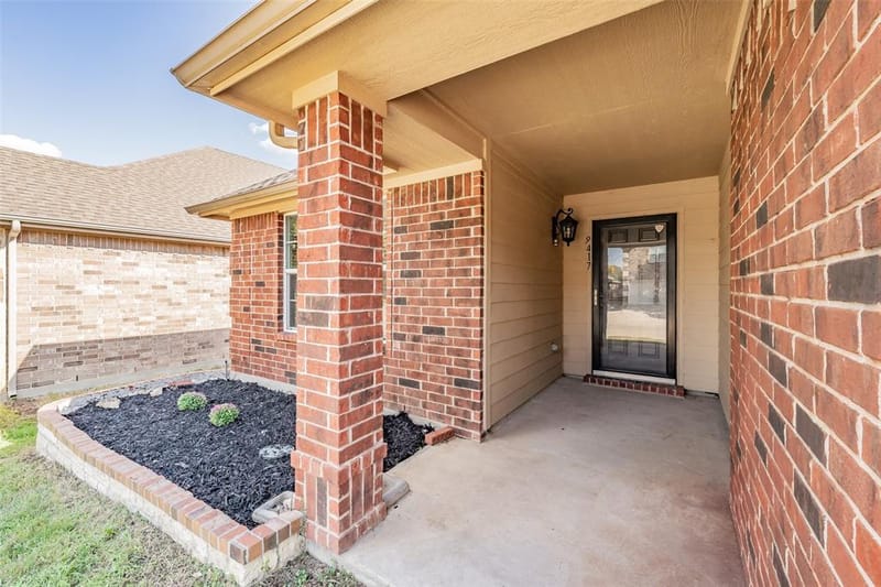 9417 Tierra Verde Drive, Fort Worth TX 76177 - Photo 2