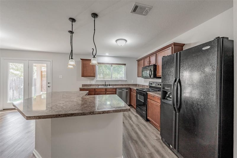 9417 Tierra Verde Drive, Fort Worth TX 76177 - Photo 6