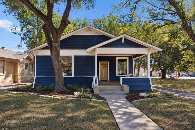 418 S Willomet Avenue, Dallas TX 75208 - Photo 2