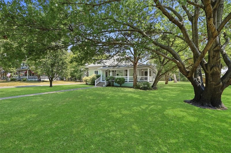 1221 S Crockett Street, Sherman TX 75090 - Photo 5