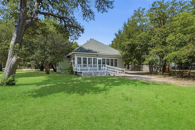 1221 S Crockett Street, Sherman TX 75090 - Photo 40