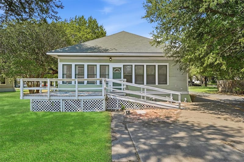 1221 S Crockett Street, Sherman TX 75090 - Photo 39