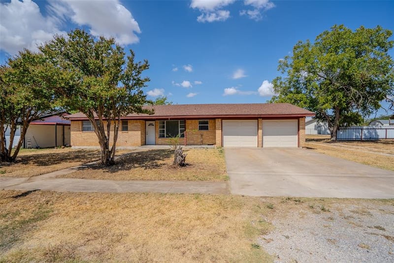 328 Eagle Street, Dublin TX 76446