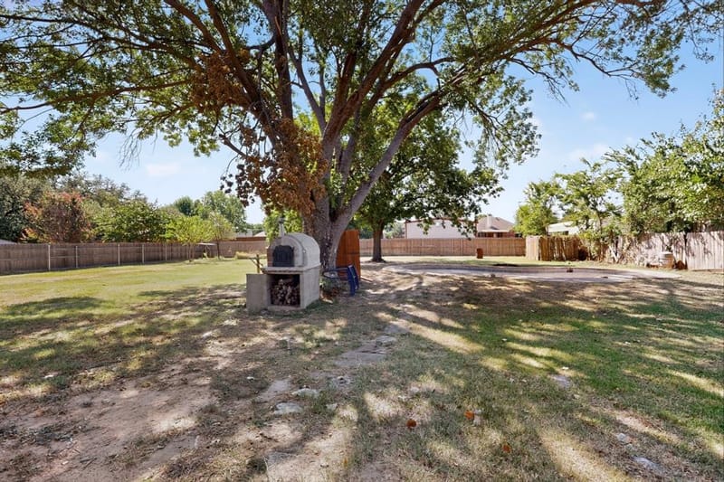 613 Overhill Road, Granbury TX 76048 - Photo 37