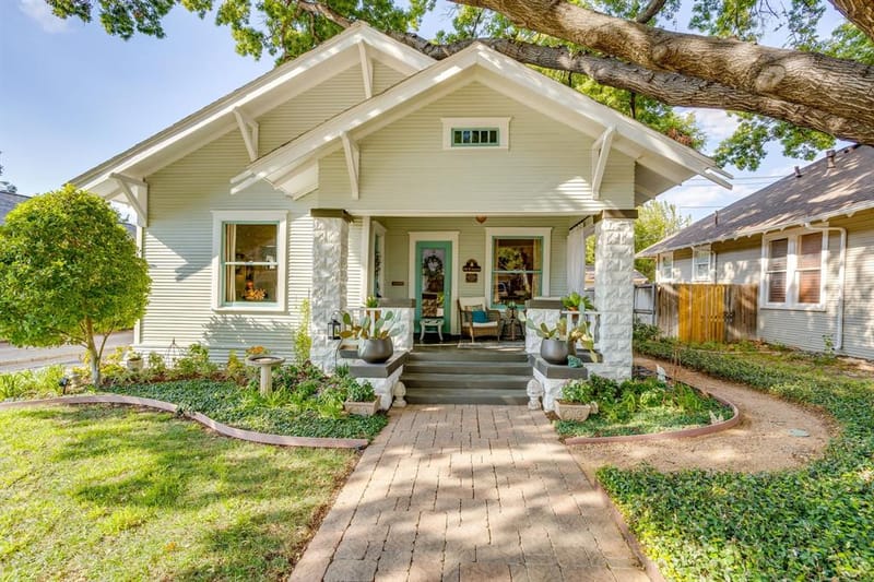 1116 W Arlington Avenue, Fort Worth TX 76110 - Photo 2