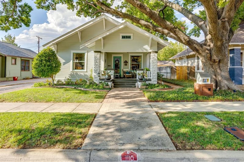 1116 W Arlington Avenue, Fort Worth TX 76110