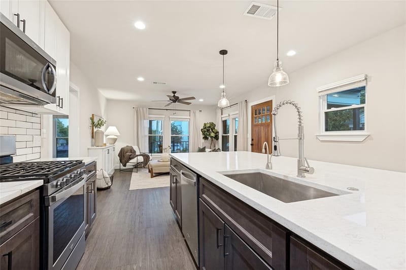 619 N Oak Cliff Boulevard, Dallas TX 75208 - Photo 7