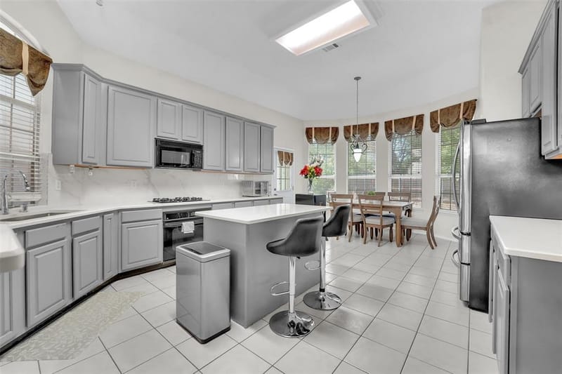 6900 Field Lark Drive, Arlington TX 76002 - Photo 13