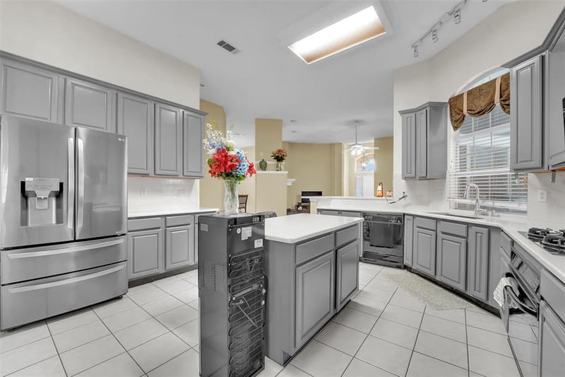 6900 Field Lark Drive, Arlington TX 76002 - Photo 12
