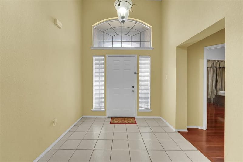6900 Field Lark Drive, Arlington TX 76002 - Photo 4