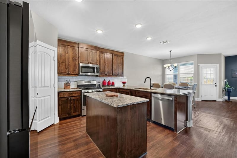 39 S Highland Drive, Sanger TX 76266 - Photo 6