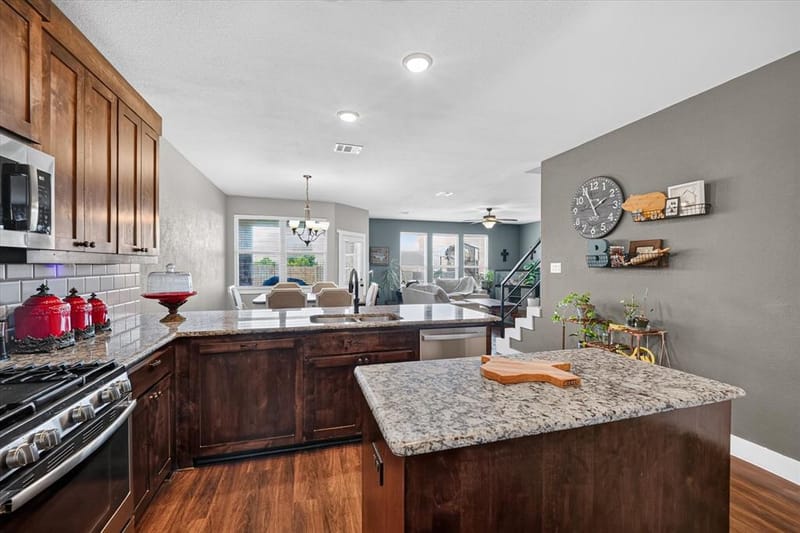 39 S Highland Drive, Sanger TX 76266 - Photo 11
