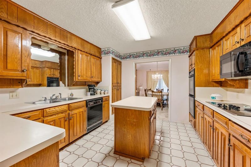 4813 Woodcreek Court, North Richland Hills TX 76180 - Photo 8