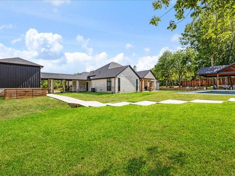 1075 Serenity Cove, Combine TX 75159 - Photo 6