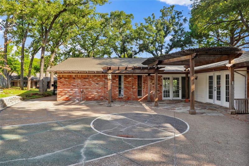 2706 Oak Cliff Lane, Arlington TX 76012 - Photo 27