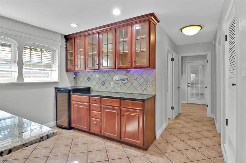 2706 Oak Cliff Lane, Arlington TX 76012 - Photo 13