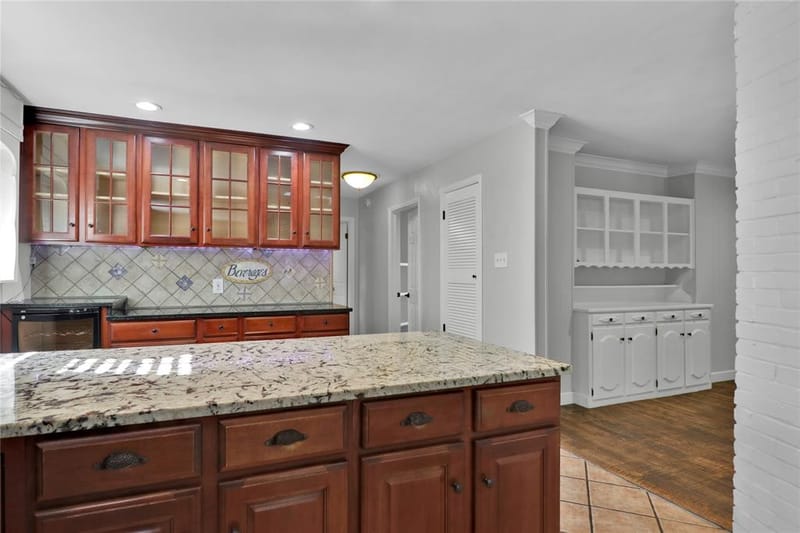 2706 Oak Cliff Lane, Arlington TX 76012 - Photo 17