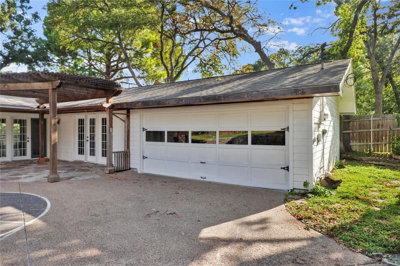 2706 Oak Cliff Lane, Arlington TX 76012 - Photo 26