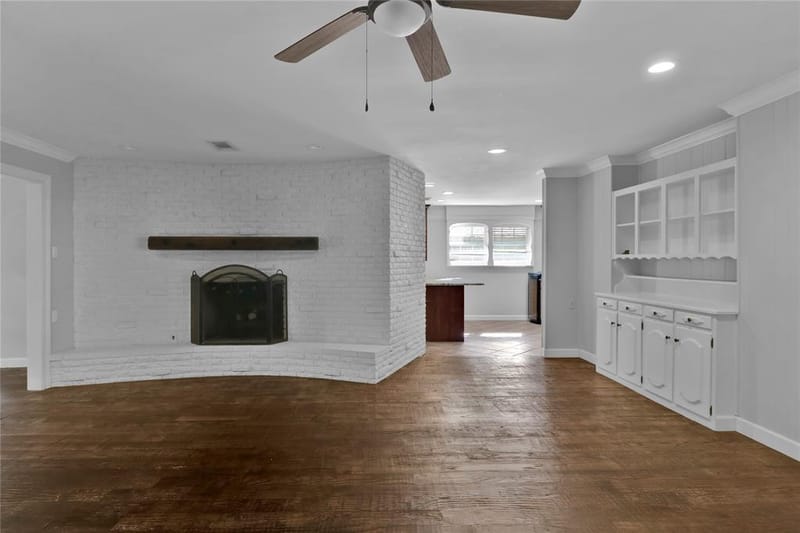2706 Oak Cliff Lane, Arlington TX 76012 - Photo 10