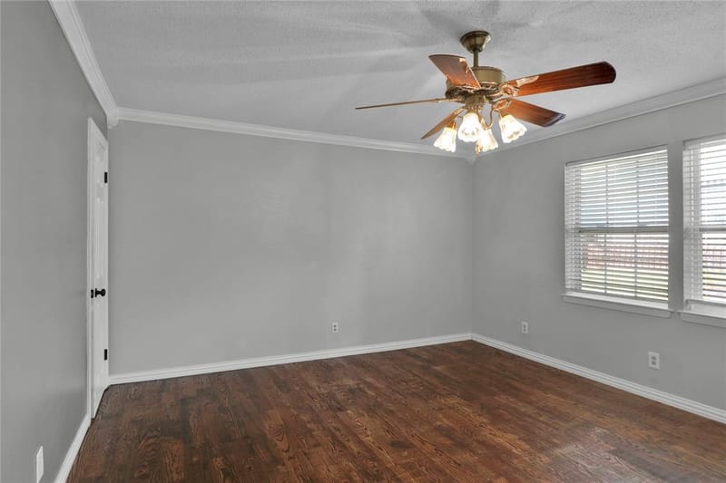 2706 Oak Cliff Lane, Arlington TX 76012 - Photo 18