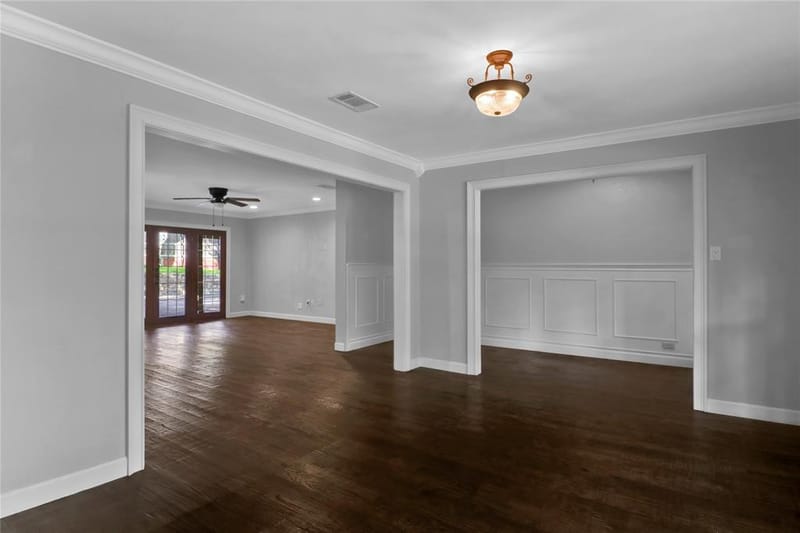 2706 Oak Cliff Lane, Arlington TX 76012 - Photo 4