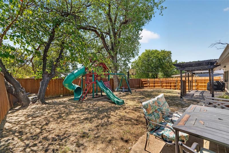 2130 Bowie Drive, Carrollton TX 75006 - Photo 30