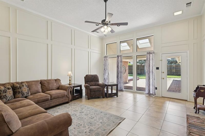 7002 Lake Louise Drive, Arlington TX 76016 - Photo 6