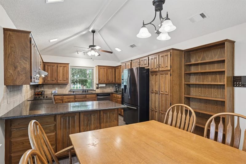 7002 Lake Louise Drive, Arlington TX 76016 - Photo 13