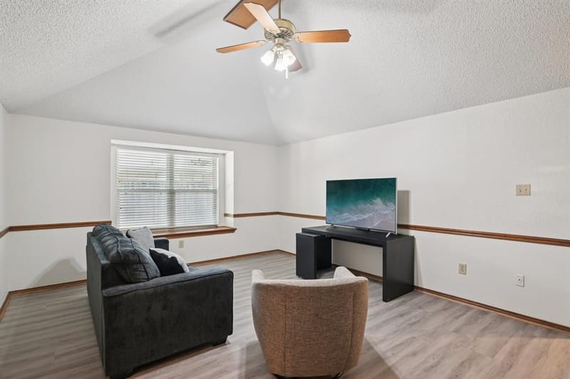 7002 Lake Louise Drive, Arlington TX 76016 - Photo 9