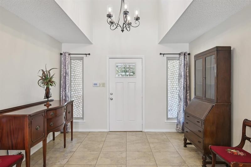 7002 Lake Louise Drive, Arlington TX 76016 - Photo 4