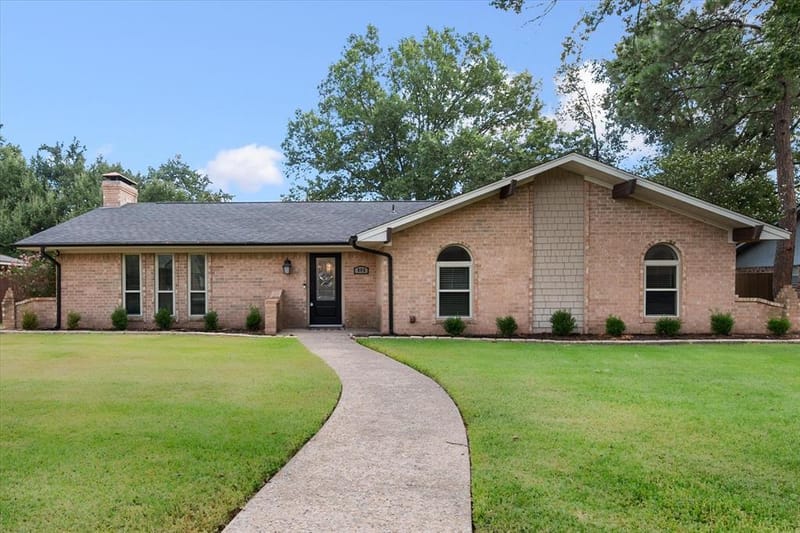 805 Laura Avenue, Corsicana TX 75110