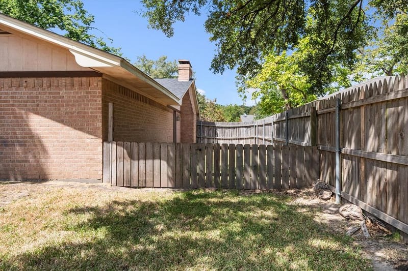 805 Laura Avenue, Corsicana TX 75110 - Photo 24