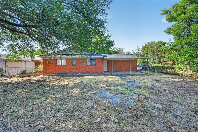 4809 Melinda Drive, Forest Hill TX 76119 - Photo 15
