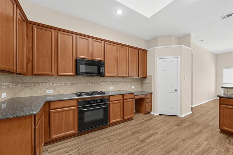 5416 Goliad Trail, Grand Prairie TX 75052 - Photo 9