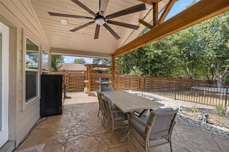 104 Russell Lane, Hewitt TX 76643 - Photo 13