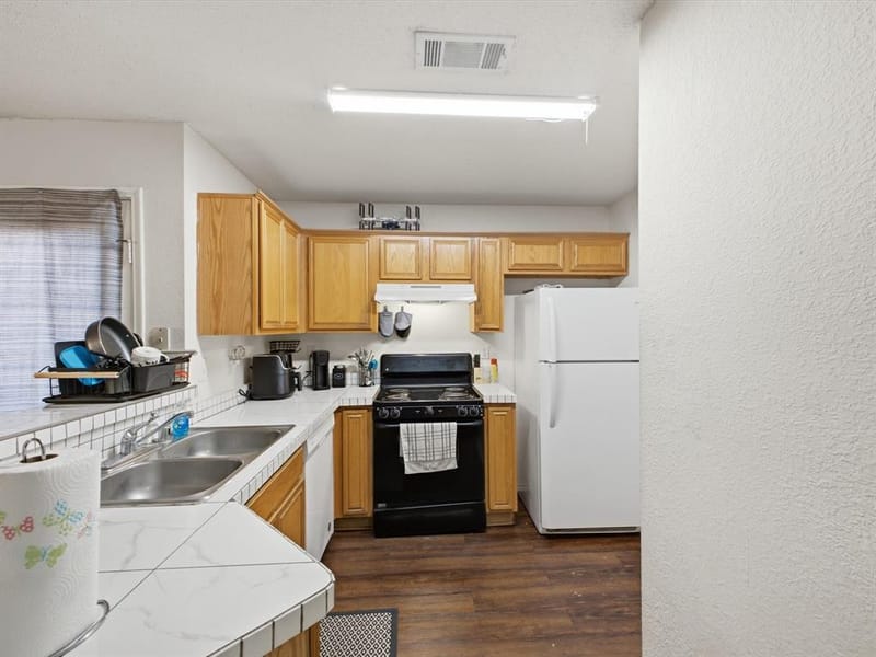 2001 Waleska Plaza, Dallas TX 75211 - Photo 7