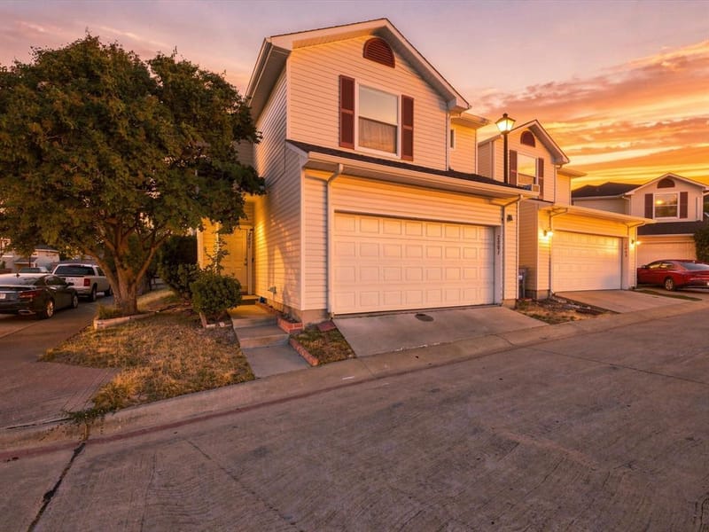 2001 Waleska Plaza, Dallas TX 75211