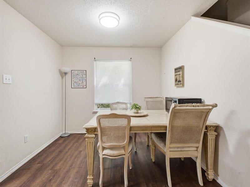 2001 Waleska Plaza, Dallas TX 75211 - Photo 5
