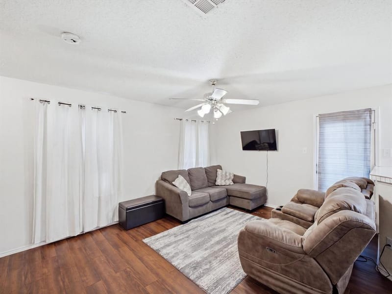 2001 Waleska Plaza, Dallas TX 75211 - Photo 11
