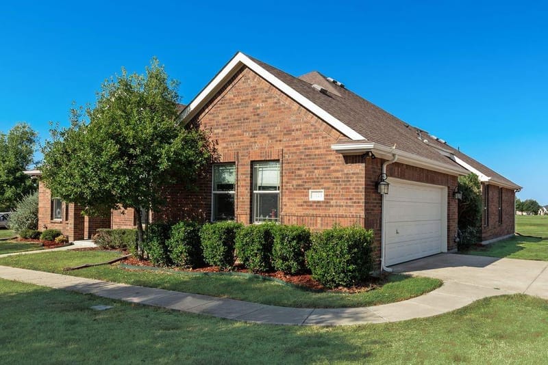 2121 N Mockingbird Lane, Midlothian TX 76065 - Photo 3