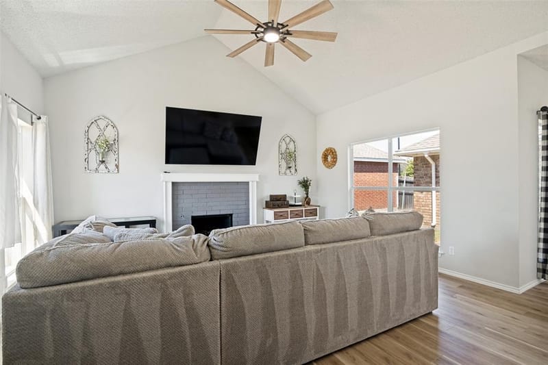 1562 Shalfont Lane, Garland TX 75040 - Photo 7