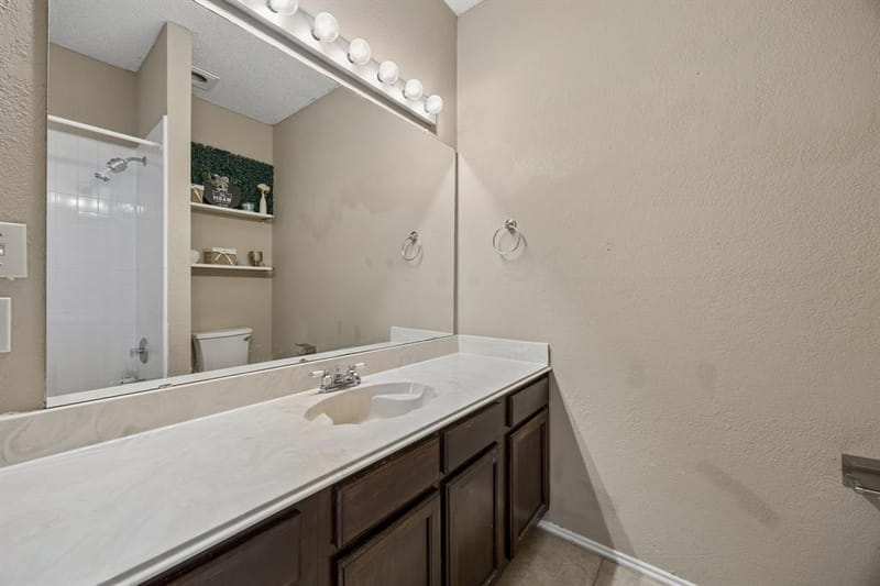 2906 Northrope Street, Euless TX 76039 - Photo 5