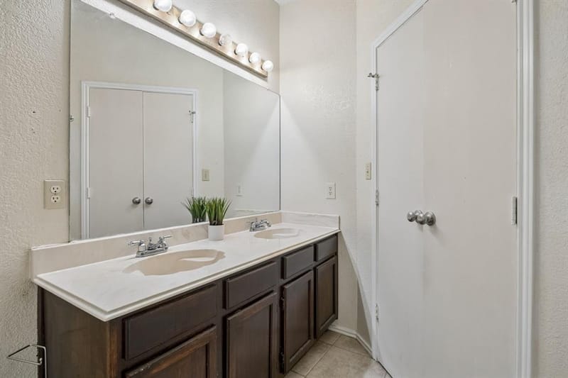 2906 Northrope Street, Euless TX 76039 - Photo 9