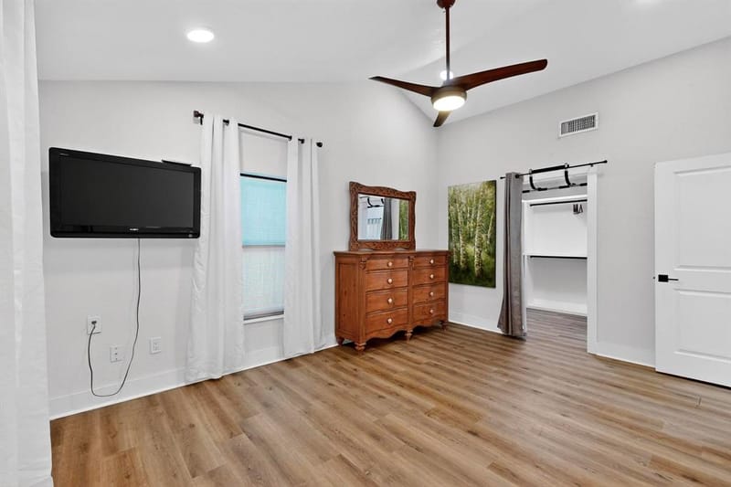 4214 Falls Drive, Dallas TX 75211 - Photo 11