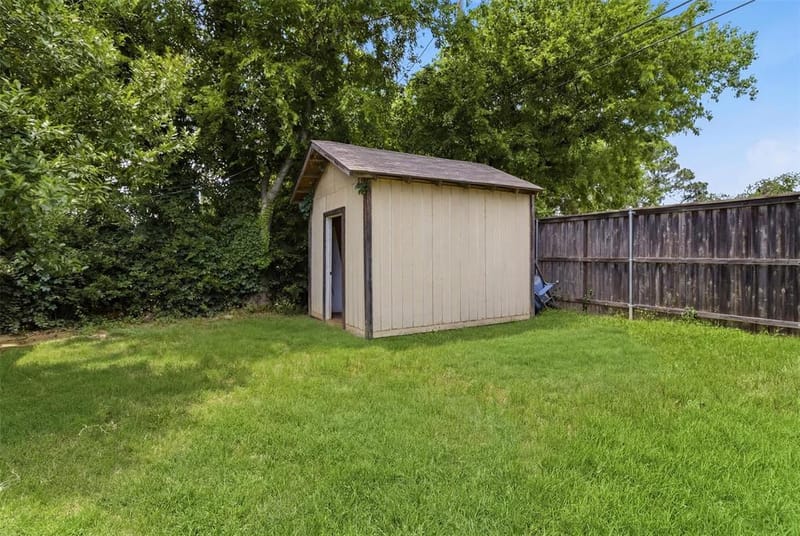 2729 Posey Drive, Irving TX 75062 - Photo 36