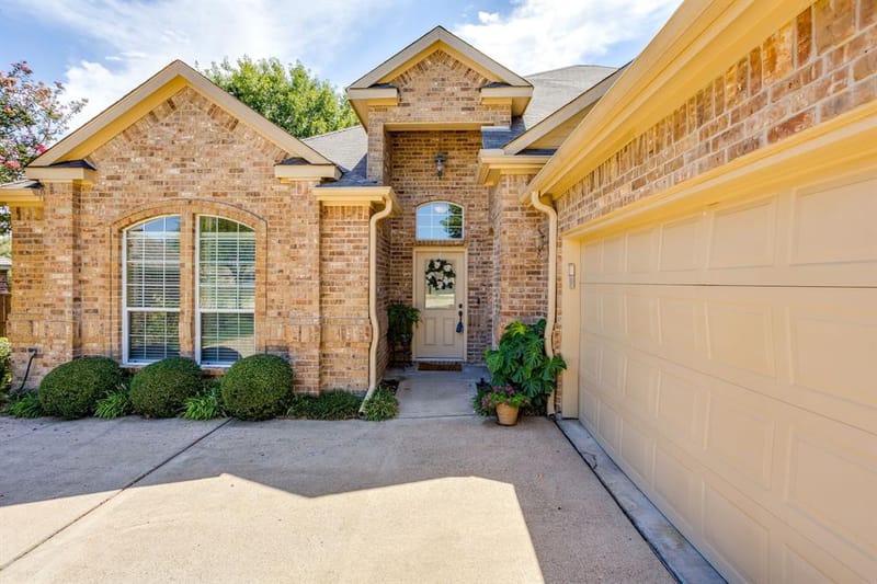 10521 N Haven Drive, Benbrook TX 76126 - Photo 2